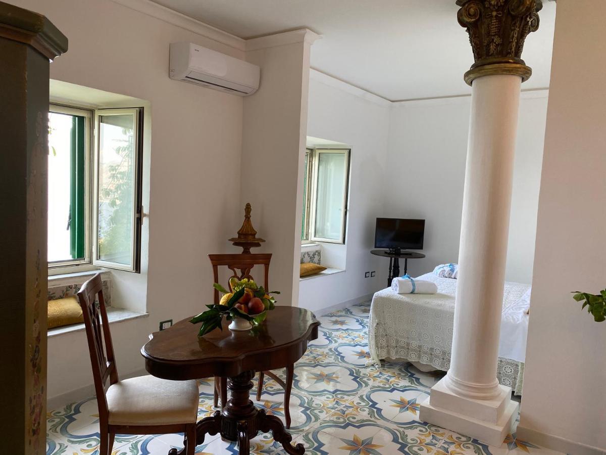 Villa Don Mimi Guarnaschelli La Dependace Taormina Bagian luar foto