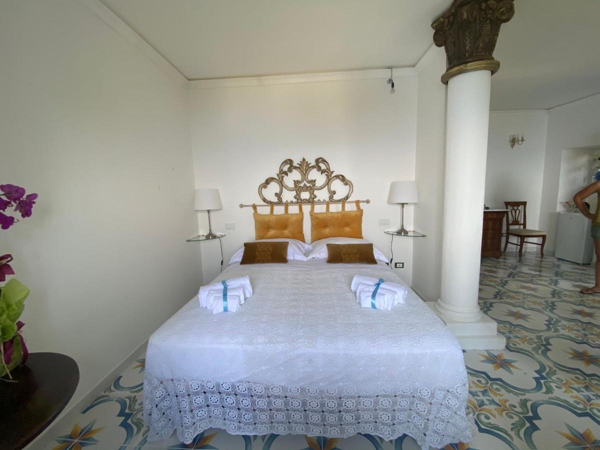 Villa Don Mimi Guarnaschelli La Dependace Taormina Bagian luar foto