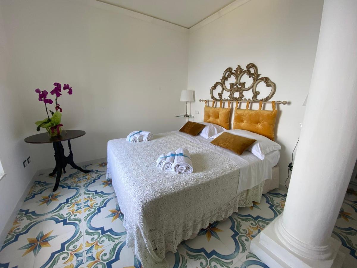 Villa Don Mimi Guarnaschelli La Dependace Taormina Bagian luar foto