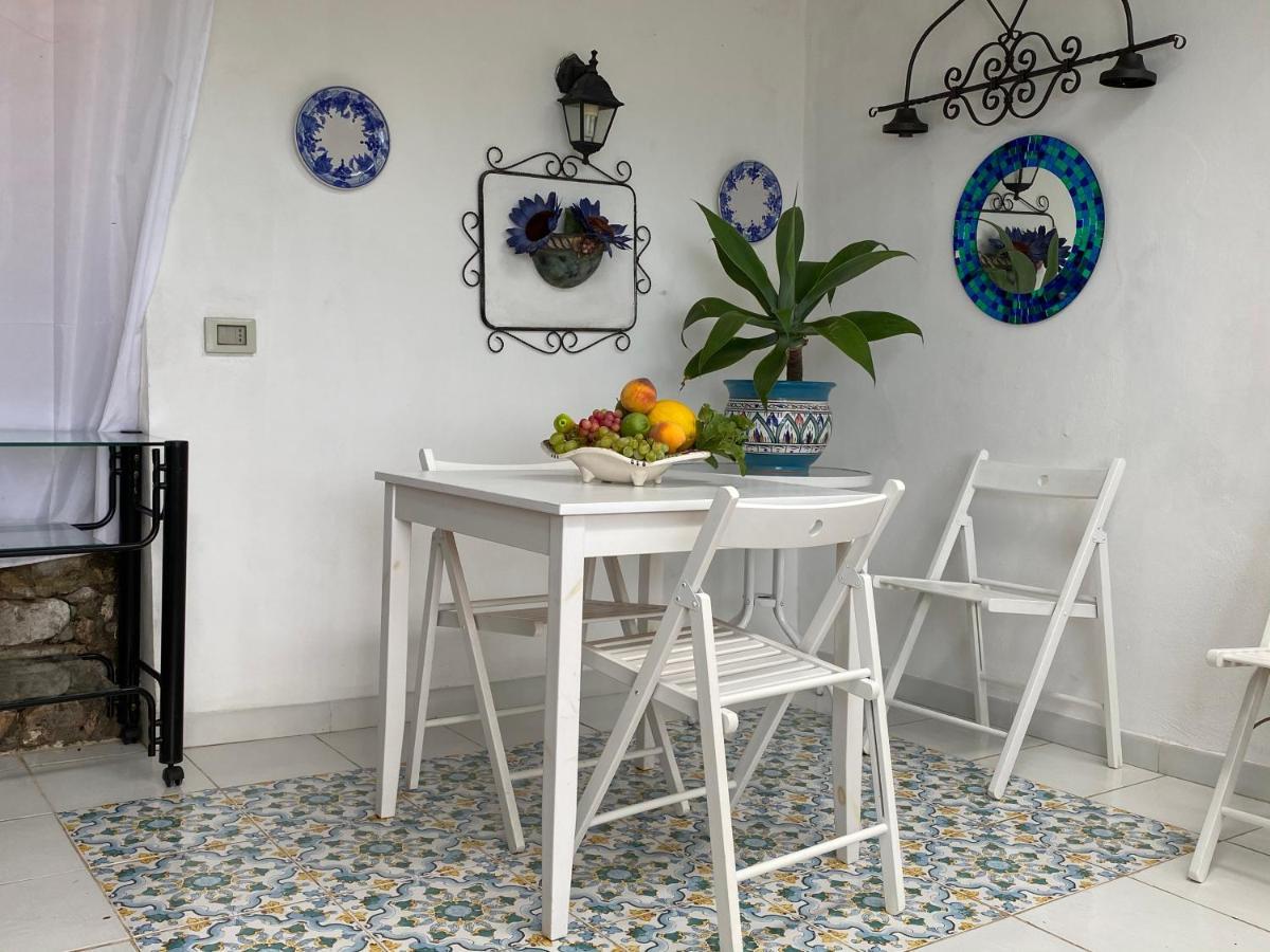 Villa Don Mimi Guarnaschelli La Dependace Taormina Bagian luar foto